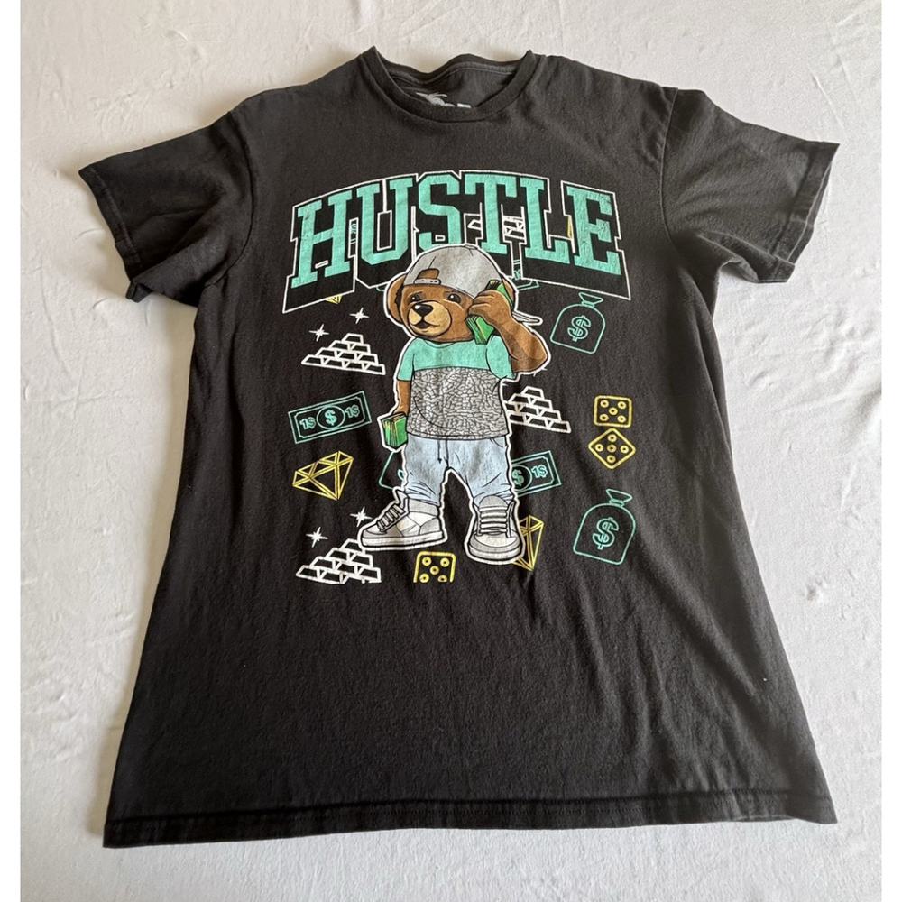 Vibes Apparel Hustle Bear Graphic T-Shirt Men’s M Black Streetwear